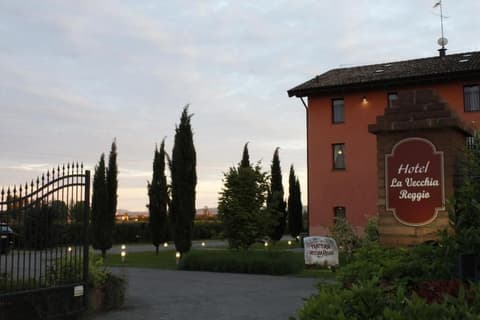 HOTEL LA VECCHIA REGGIO, Property grounds