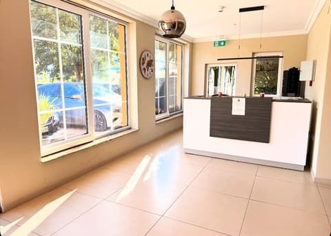 Hotel A8 Lukas, Reception