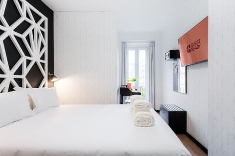 The Twenties by Guestready, Room