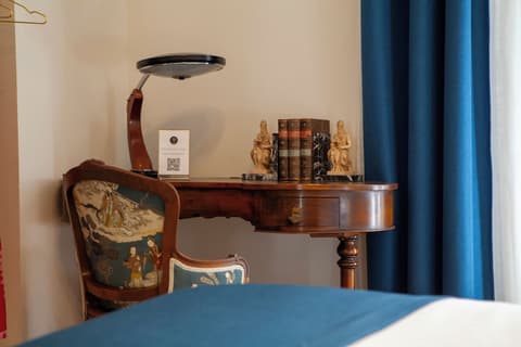 Pries Homes - La casa azul, Room