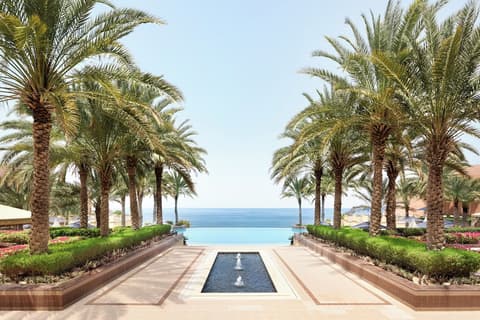 Al Husn Hotel Muscat, Pool