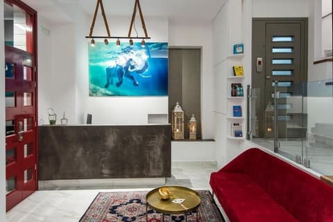 Downtown Hotel, Lobby