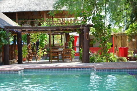 Three Tree Hotel, Pool