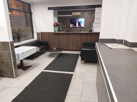 Pension Alpha, Lobby
