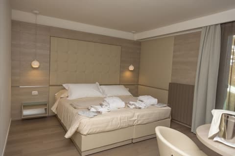 White Angel Hotel, Room