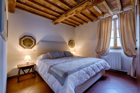 Castello di Bossi, Room