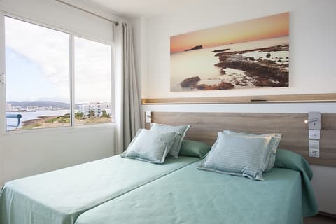 Playa Bella Beach Apartments, Room