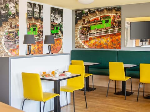 B&B Hotel Augsburg-Süd, Bar (on property)