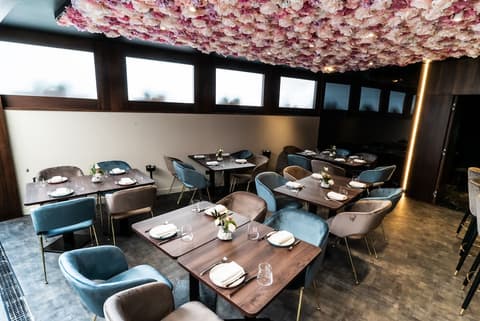 Hotel Meridian, Restaurant