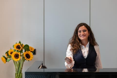 The Resident Victoria, Lobby