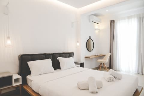 Super Paradise Hotel, Room