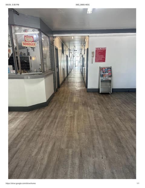 Hollywood Roxy Hotel, Interior entrance