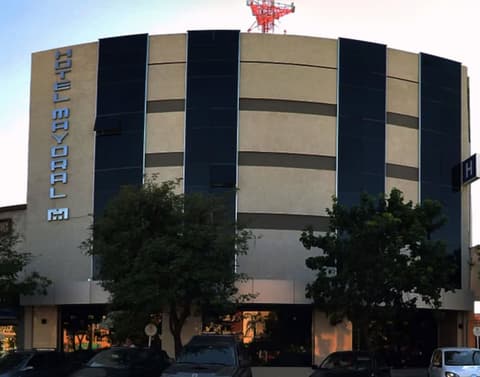 Hotel Mayoral, Exterior