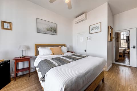 North House - Manoir des Remparts / Hotel Automatisé, Room