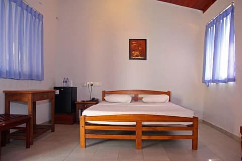 Roy Villa Beach Hotel, 