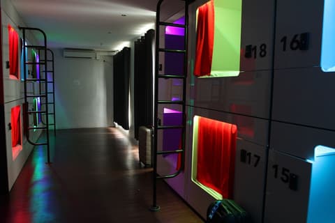 91 Loop - Hostel, Room