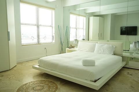 Netherland Apartments by Royal Stays, Room