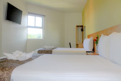 AM Hotel & Plaza, Room