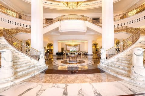 Al Habtoor Palace, Lobby