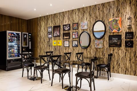 VOX HOTEL, Vending machine