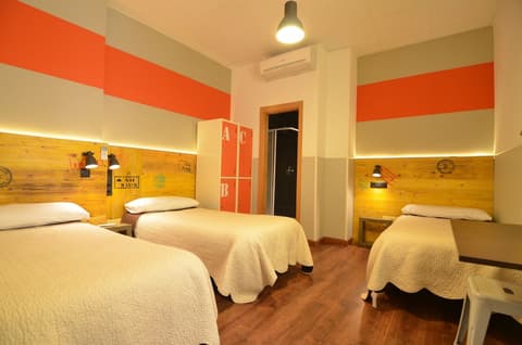 Far Home Atocha, Room