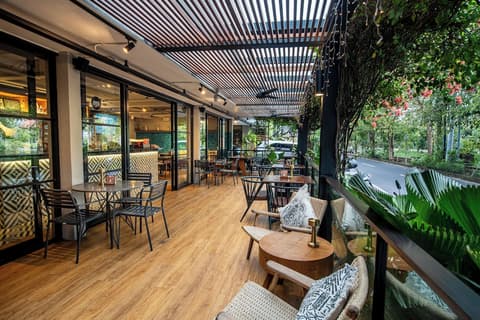 Abia Villa, Restaurant