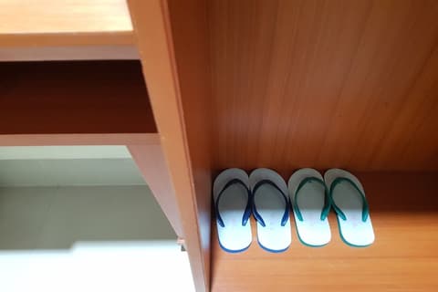 PoonSook Resident Hotel, Room