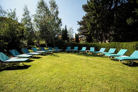 Hotel Pirin, Garden