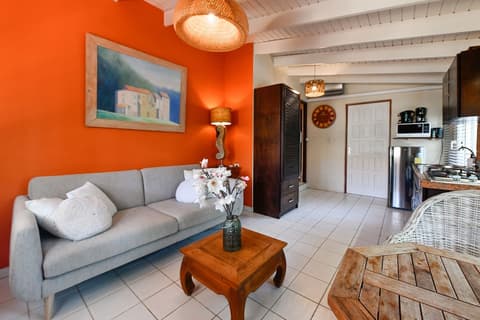 Brisas Studio Apartments - Adults Only, Living area