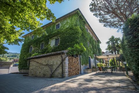 Relais Oroscopo, Exterior