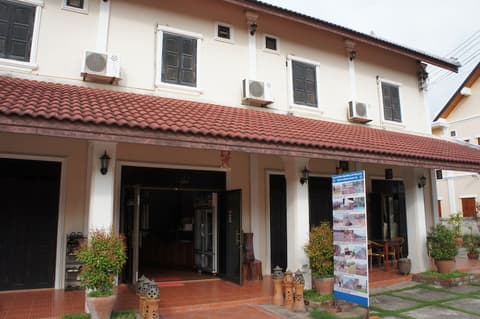 Villa Mahasok Hotel, Exterior