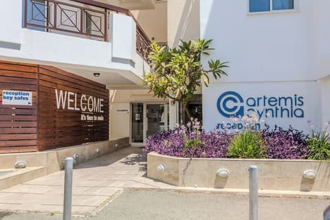 Artemis Cynthia Complex, Reception