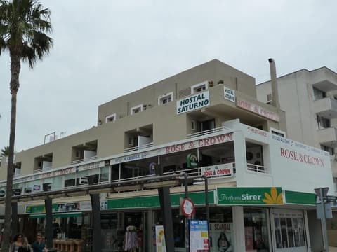 Hostal Saturno, Exterior