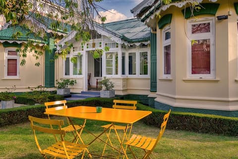 Xavier's Cottage, Property entrance