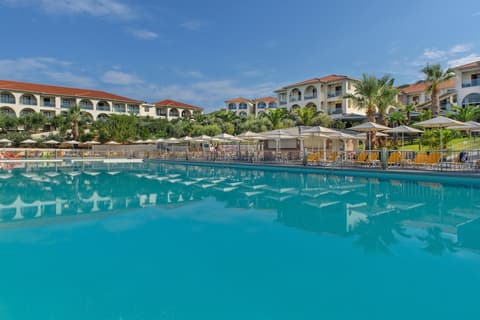 Akrathos Beach Hotel, Outdoor pool