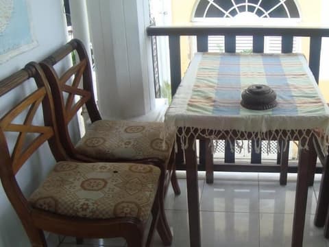 Fort Inn Guest, In-room dining