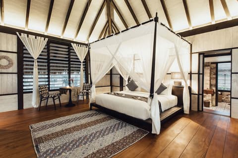 Suarga Padang Padang, Room