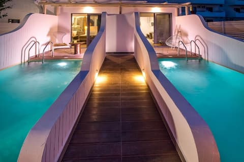 Malibu Boutique Studios, Room