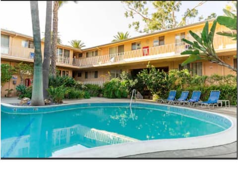 Cal Mar Hotel Suites, Pool