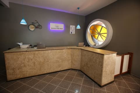 Iguassu Flats Hotel, Interior entrance