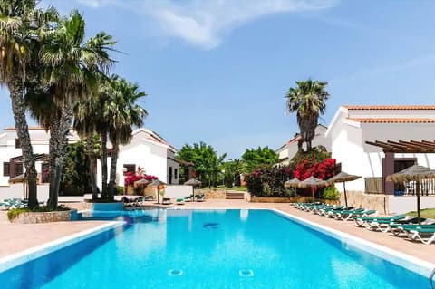 Aparthotel Nuramar, Outdoor pool