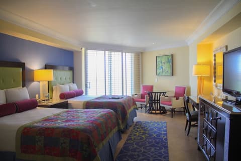 Princess Mundo Imperial, Room