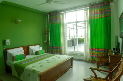 Villa Baywatch Rumassala, Room