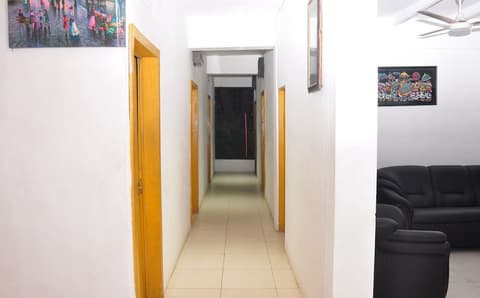 Sun UP Hotel, Interior entrance