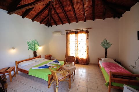 Azalea Studios, Room