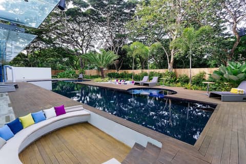 Canvas Boutique Hotel, Outdoor pool