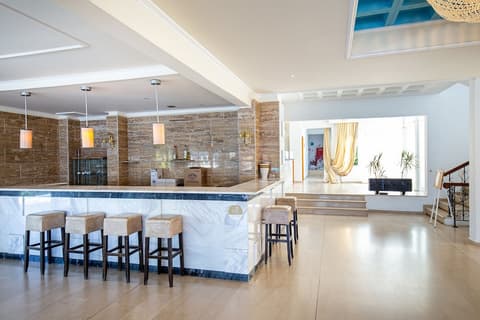 Kamari Beach Hotel, Breakfast area