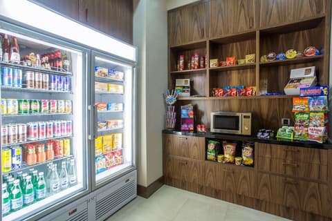 Hilton Garden Inn Tanger City Center, Snack bar