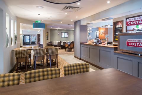 Premier Inn London Brentford, Restaurant