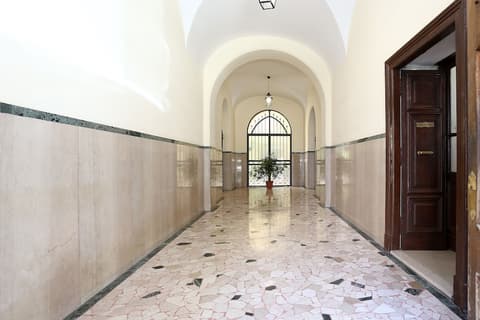 Residenza Cavour, Interior entrance